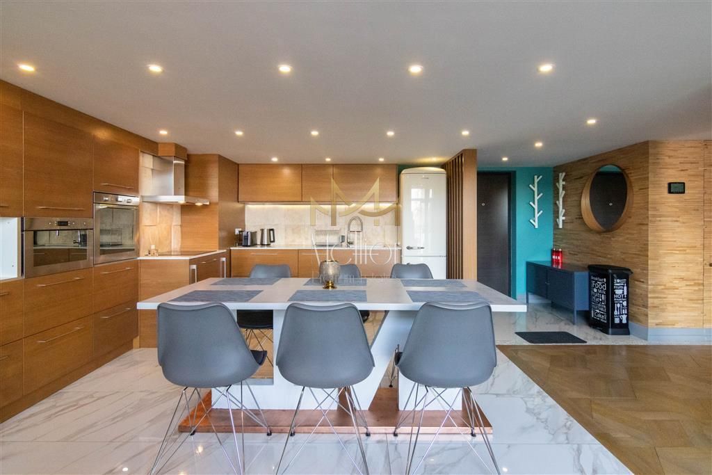 ?** Apartament superb pe doua niveluri Ultrafinisat Semicentral ** - Poză 4