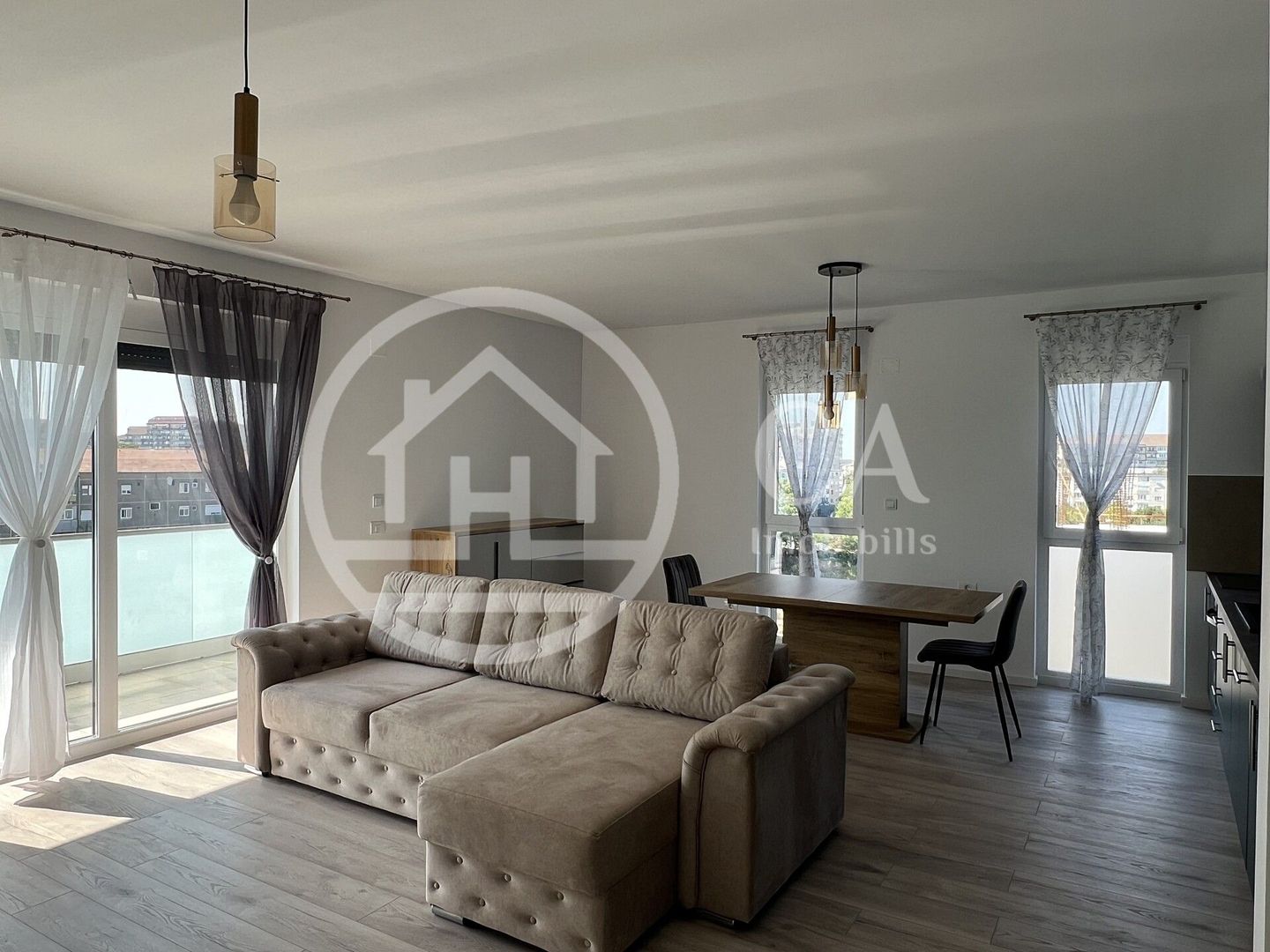 Apartament cu 2 camere de inchiriat in Grand Hill Oradea - Poză 1