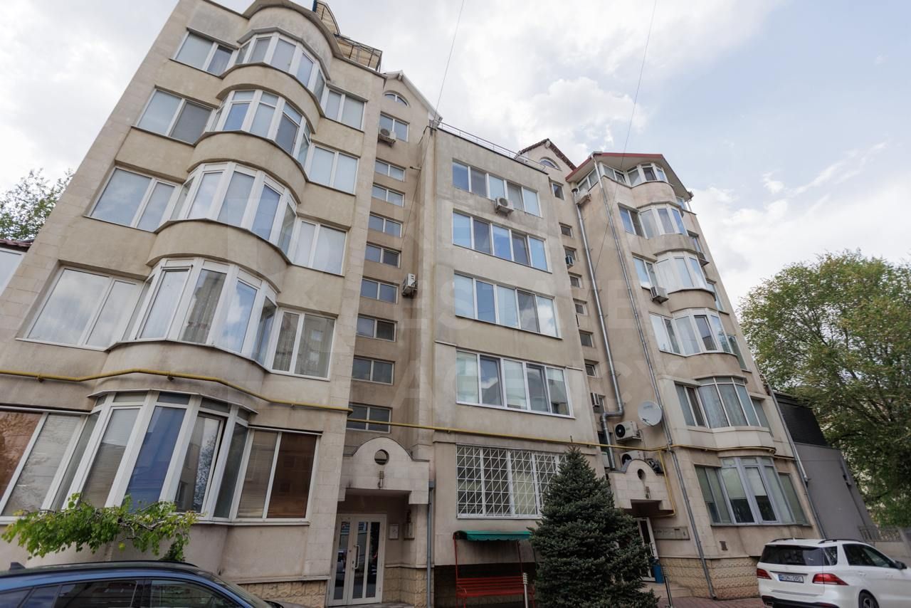 Vânzare, 3 dormitoare + living, str. Vasile Alexandri, Centru - Poză 1