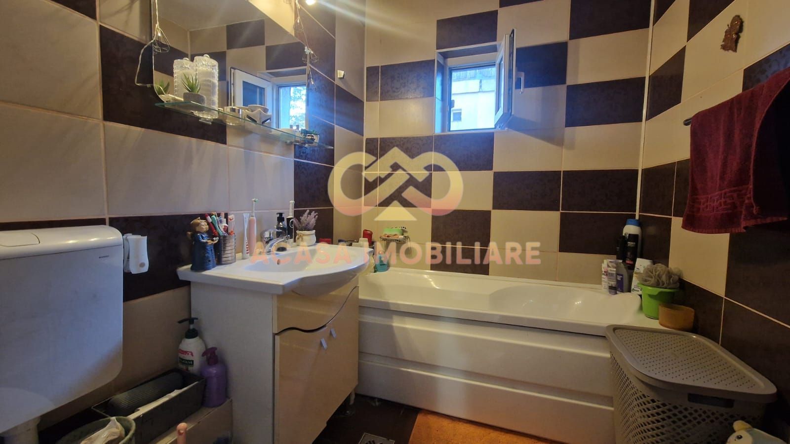 APARTAMENT 3 CAMERE CANTA   72mp - Poză 5