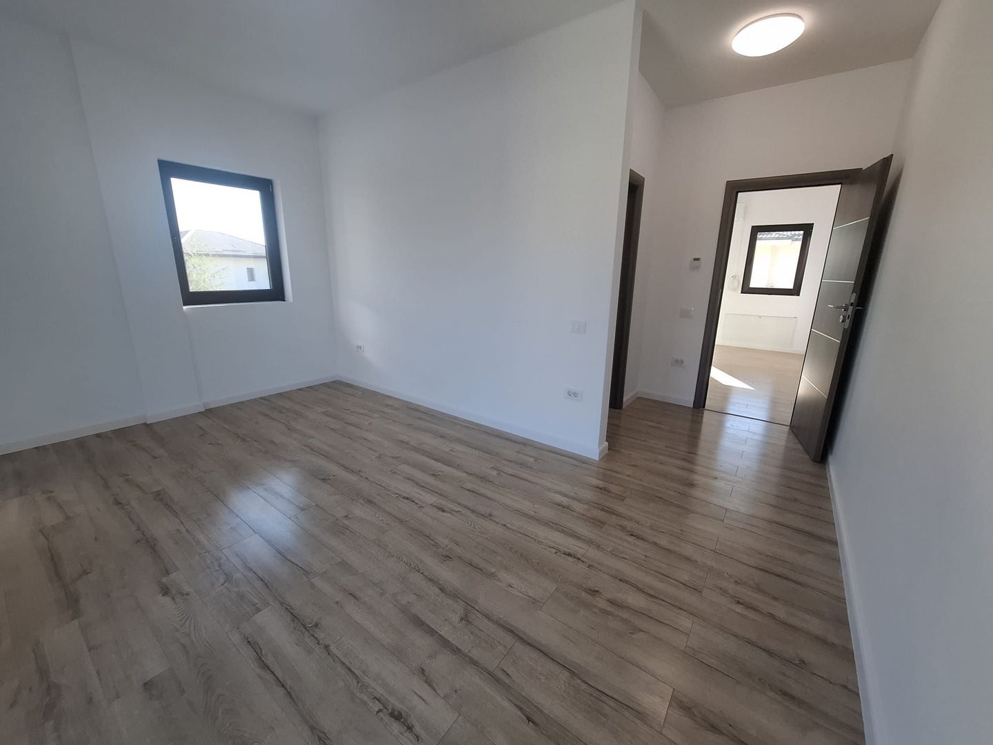 Vila individuala SUPERBA Tunari, ZONA BUNA, TOATE utilitatile - Poză 11