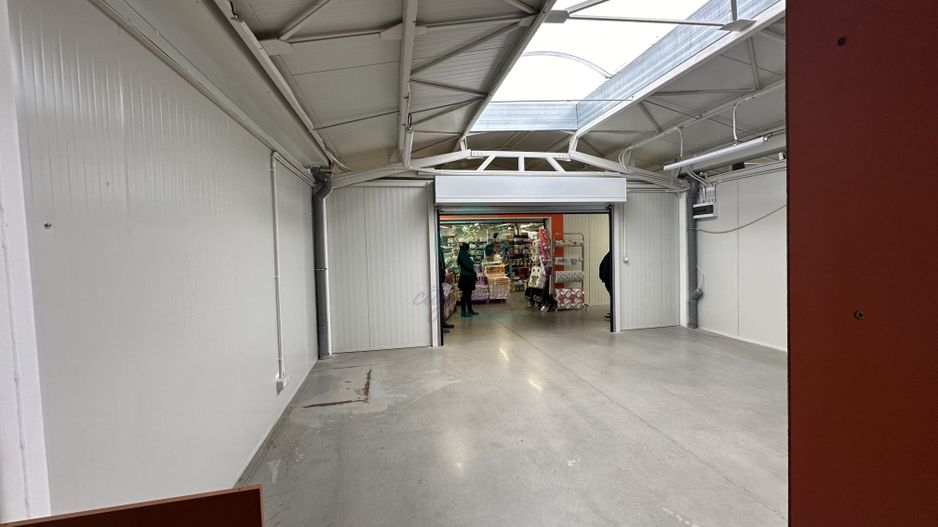 Spatii comerciale de inchiriat in PIATA DELFINULUI - Poză 7
