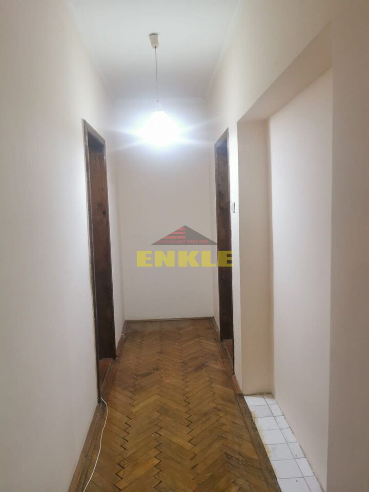 Casa 3 camere, Calea Nationala/Soseaua Iasului la strada principala, 400 euro - Poză 4