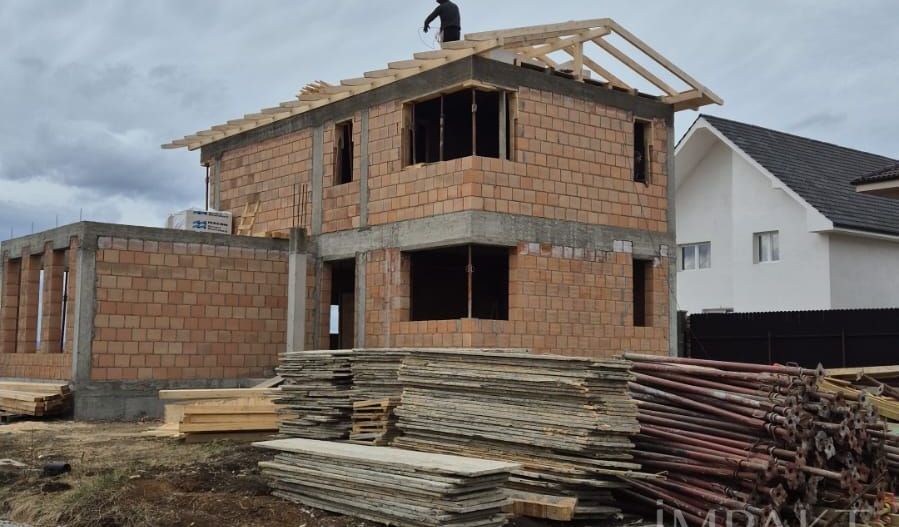 Casa individuala 4 camere Dezmir - Poză 9