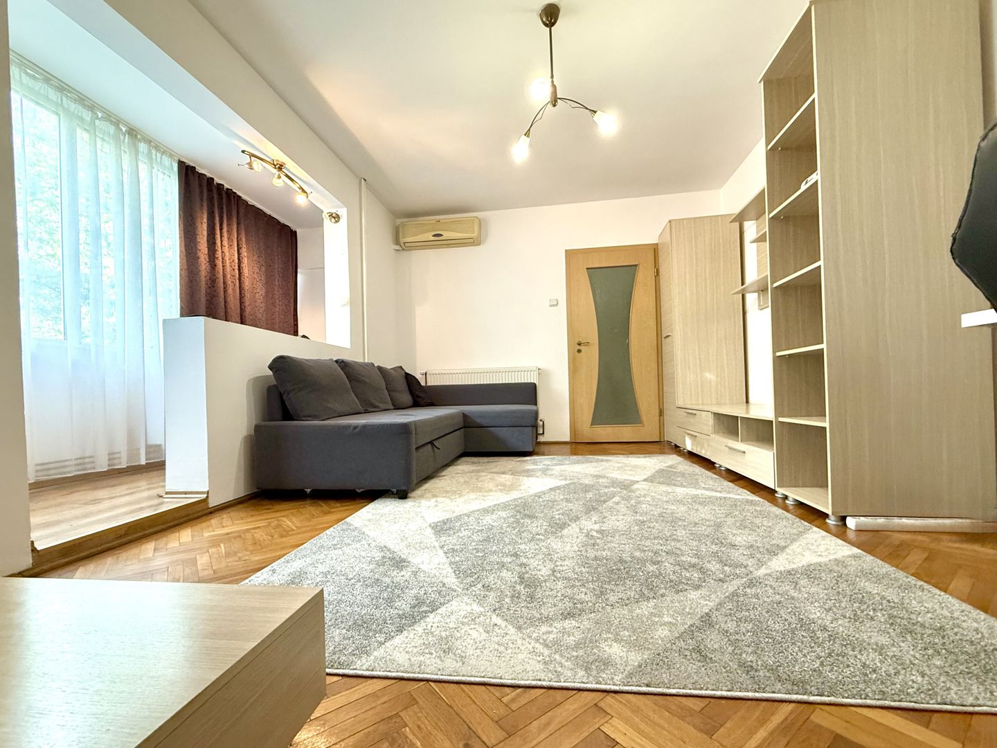 Apartament cu 2 camere în zona Gheorghe Lazăr - Poză 1