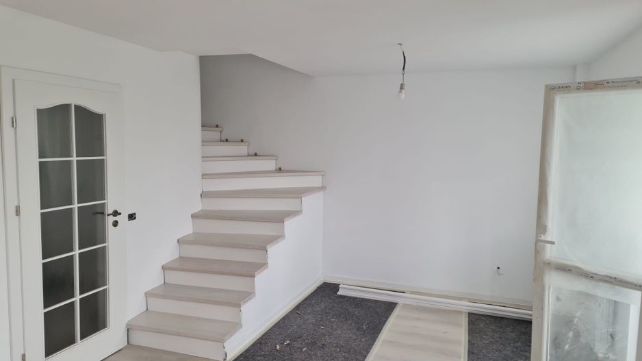 De vanzare Apartament  4 camere tip duplex  Pacii, etajul 4 si 5 - Poză 2