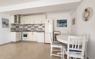 3 camere  langa plaja cu parcare | terasa si vedere la mare - Poză 4