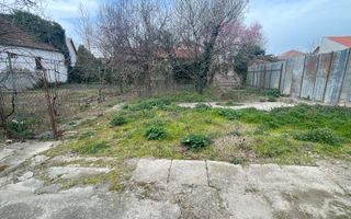 Casa de vanzare cu teren 572 mp si front generos 21 ml - Poză 1