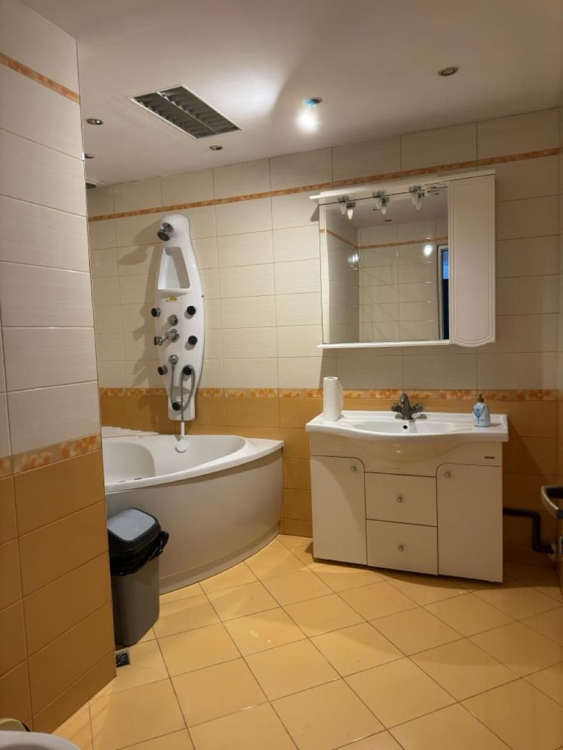 REȘEDINȚĂ EXCLUSIVISTĂ | 8 CAMERE | 4 BĂI | 2 LIVINGURI | TEREN 679 MP - Poză 16