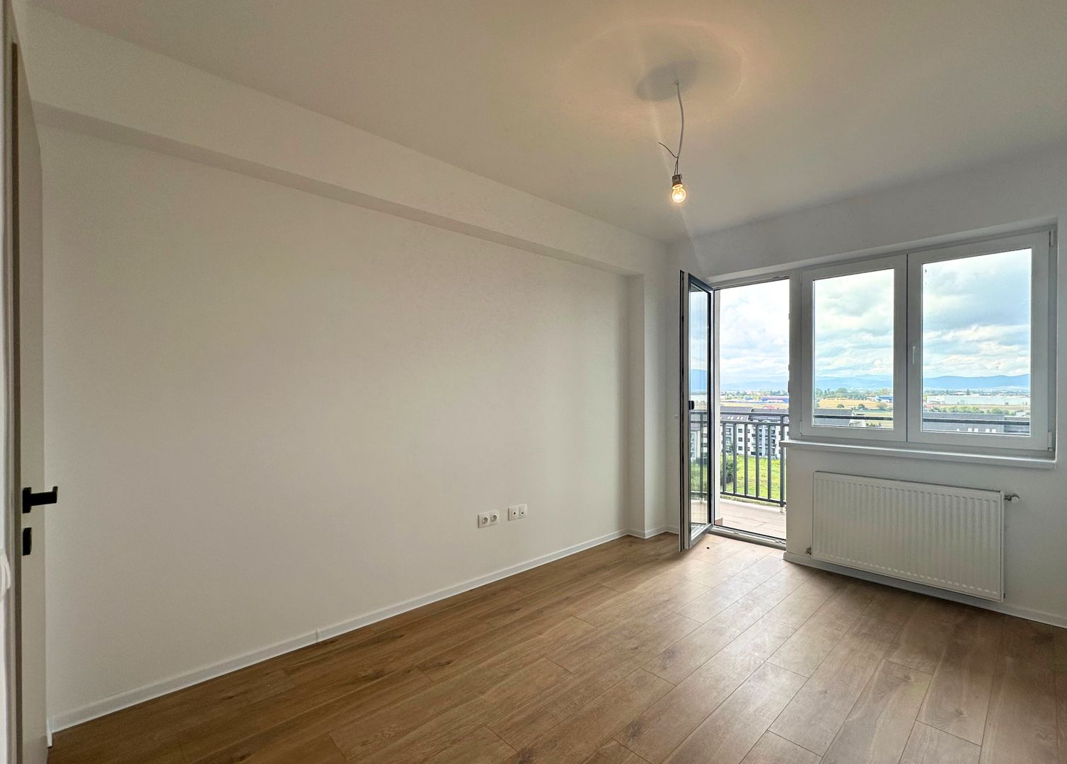Apartament tip studio cu bucătăria mobilată zona Coresi Brasov - Poză 12