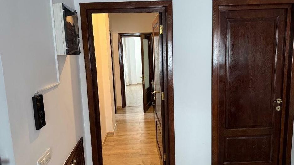 Apartament 4 camere Mitropolie, 2010, parcare inclusa - Poză 3