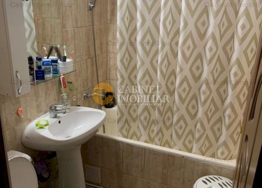 3 CAMERE DECOMANDAT - ETAJ INTERMEDIAR - ZONA PODU ROS - Poză 5