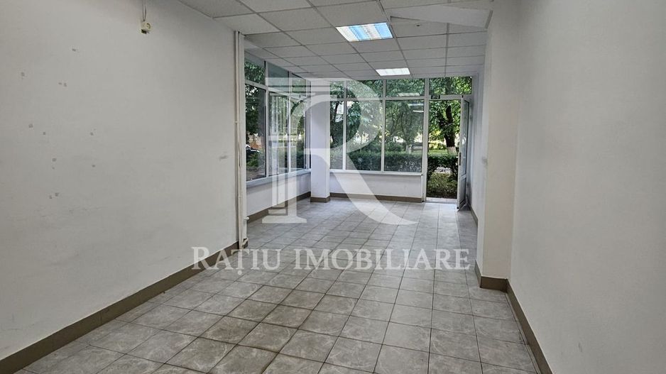 Spațiu comercial de închiriat | Bulevardul Dacia | 2 încăperi | Acces - Poză 2