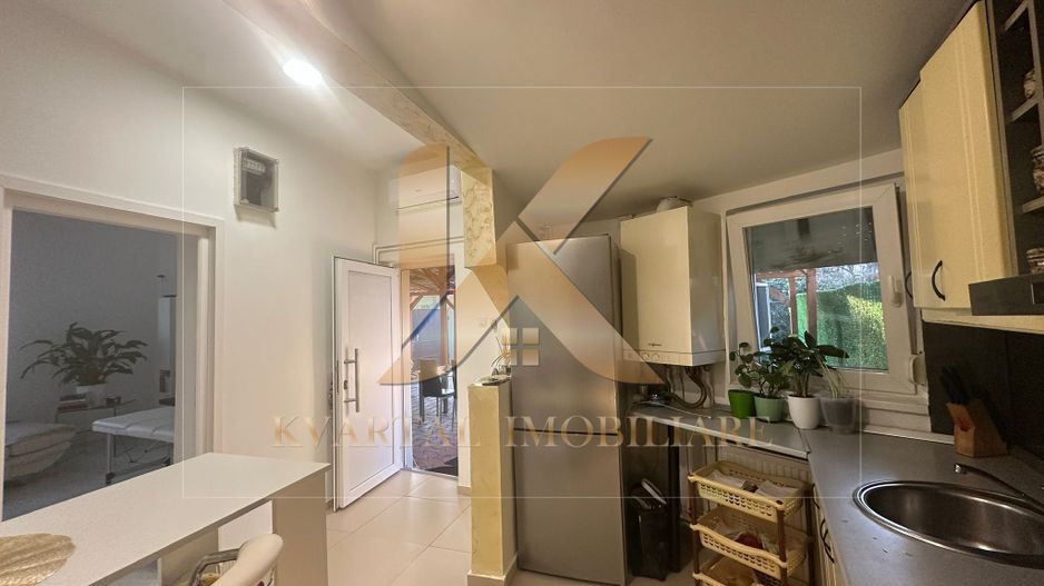 Apartament generos la casa 2 camere , 70 mp Zona Parneava ! - Poză 4