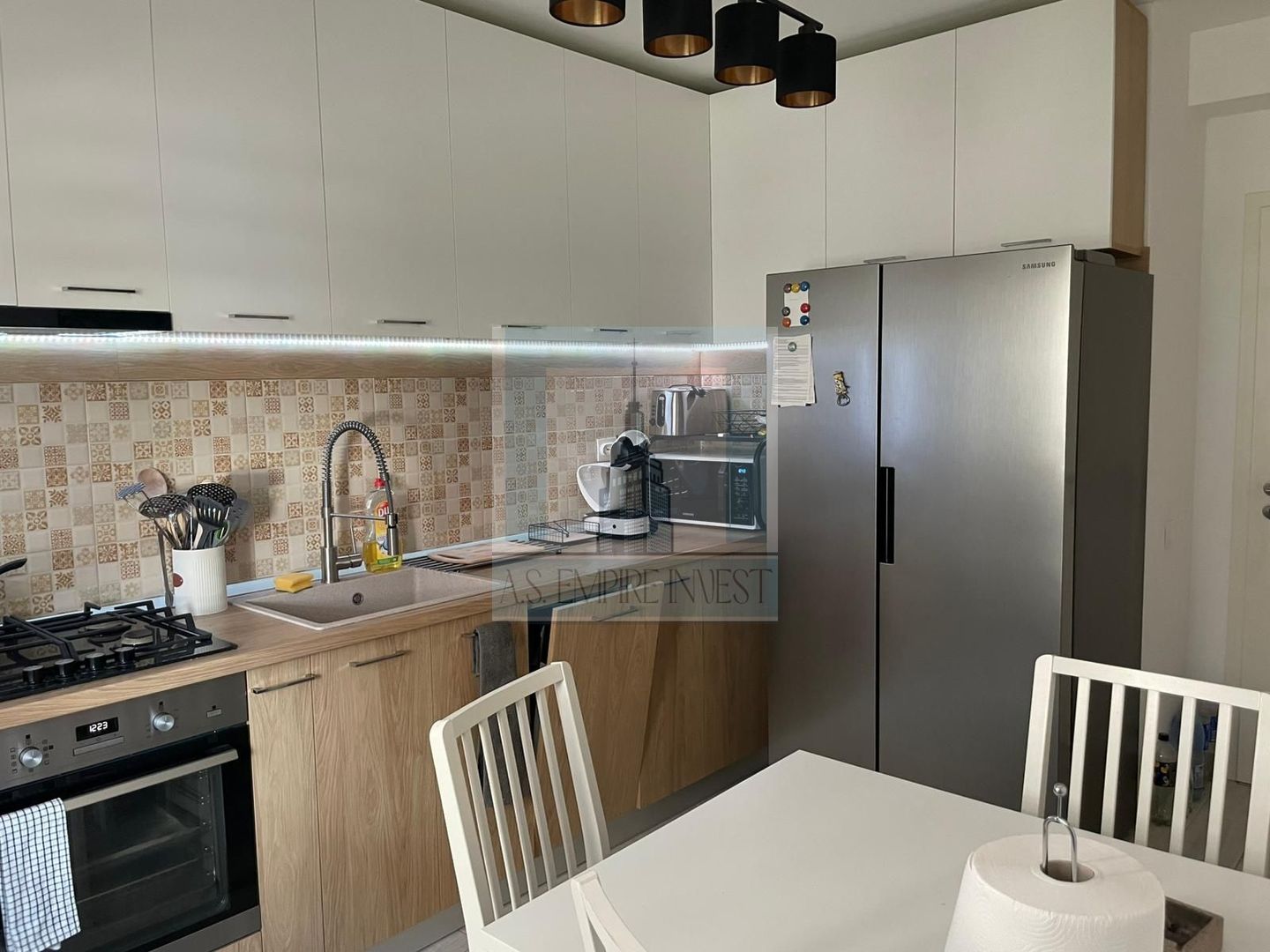 Apartament 3 camere, partia mobilat - zona Sanpetru Rezidence - Poză 3