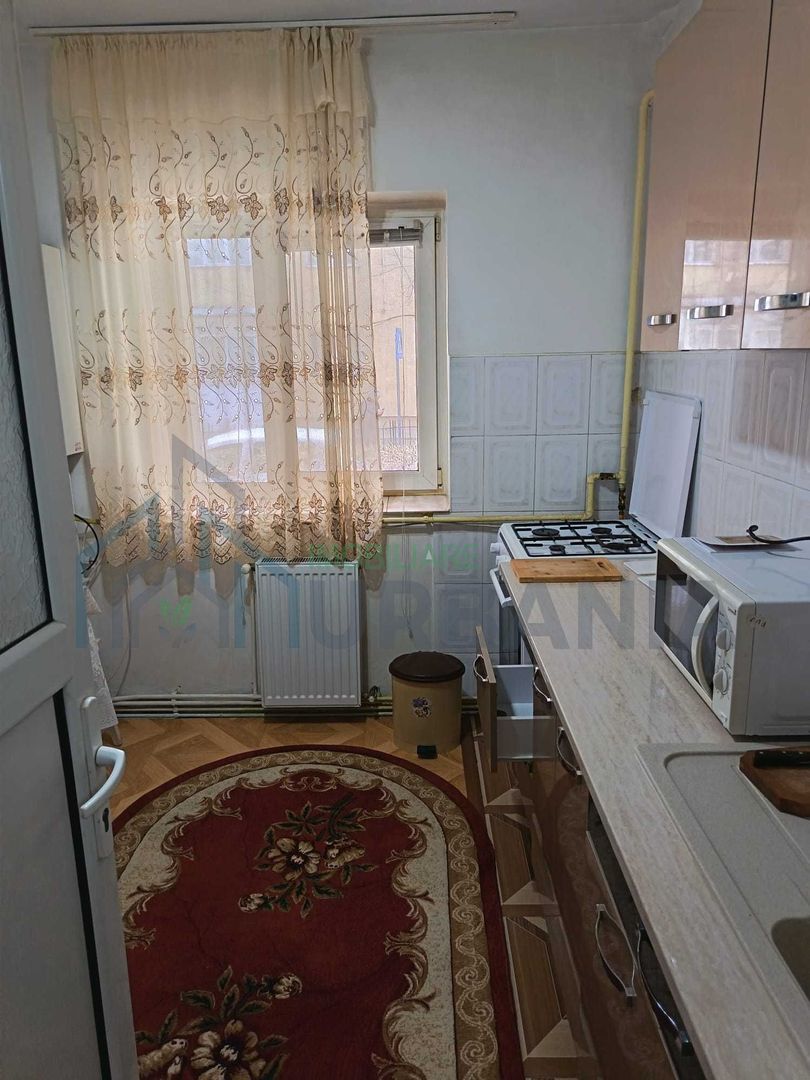 OCAZIE!Vand apart 2 camere D,50mpla Parter CU GRADINA in Galata ap de LIDL - Poză 6