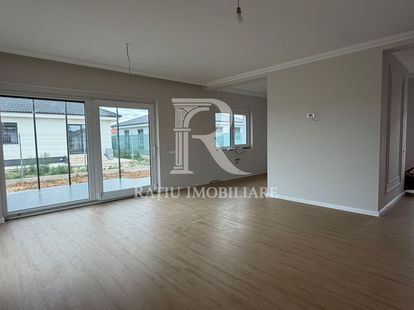 Casă modernă | Finisaje Premium| Terasă | Cihei - Poză 5