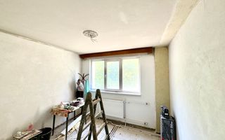 Pentru renovat - vanzare 2 camere la 200 de metri de statia de metrou - Poză 5
