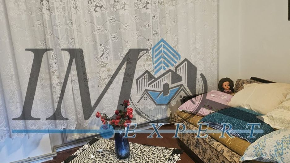 Casa de Vanzare in zona centrala in Geoagiu - Poză 2