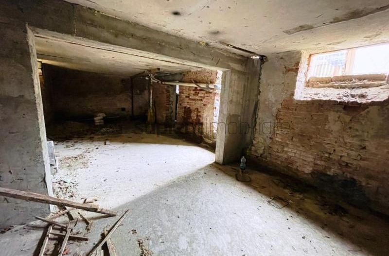 Casa situata ultracentral cu proiect autorizat - Poză 14