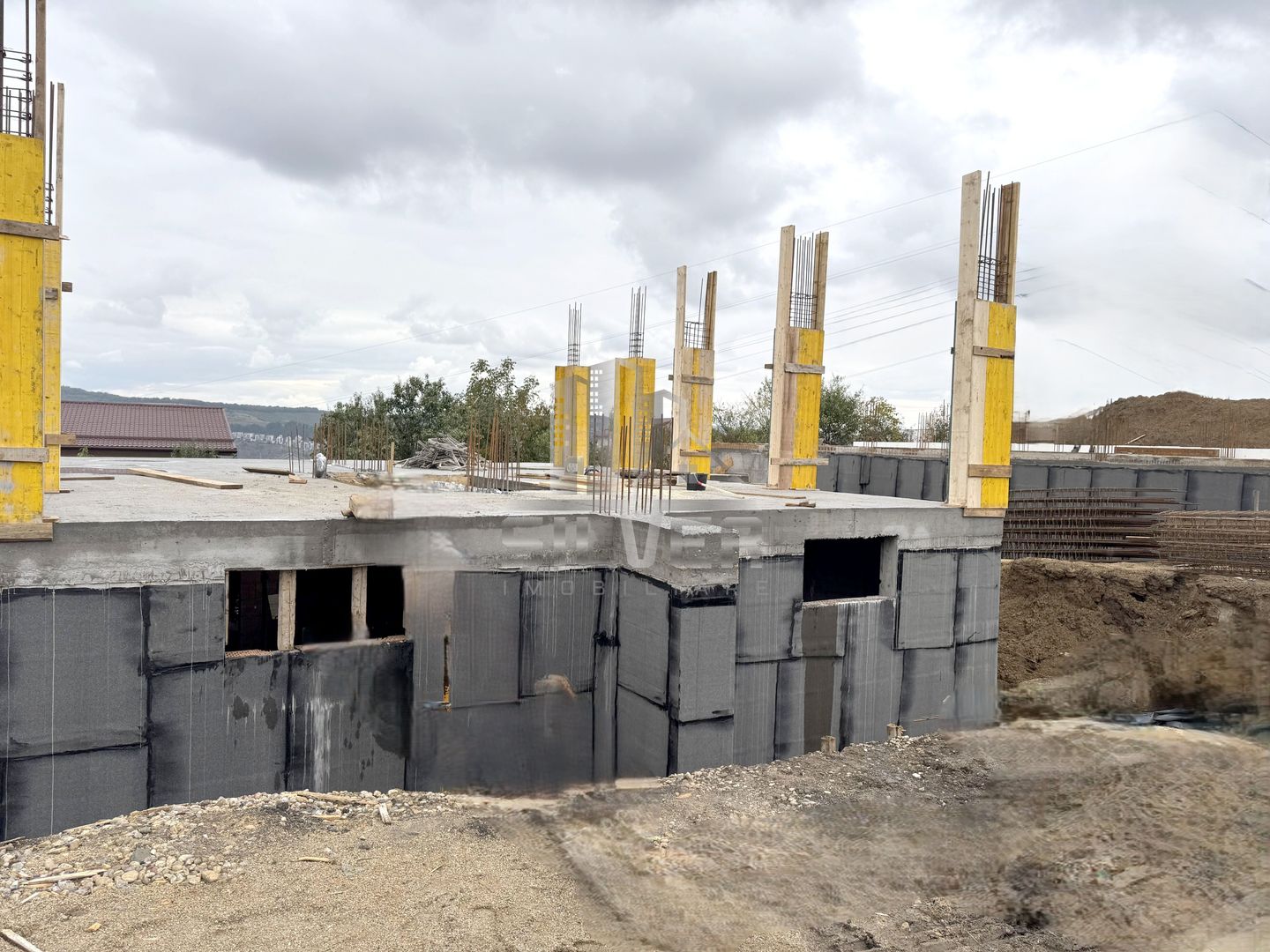 Case cuplate in zonacVivo cu panorama deosebita. - Poză 1