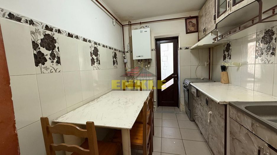 De închiriat apartament cu 2 camere, zona Bucovina. - Poză 7