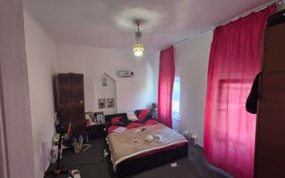 Apartament cu potențial situat pe strada Amzei. - Poză 6
