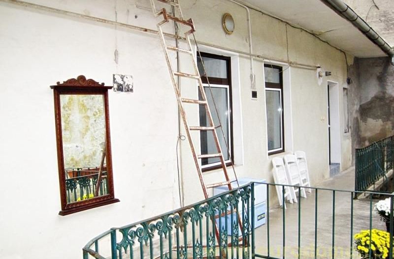 Casa cu teren de 256mp in centrul istoric al Brasovului - Poză 4