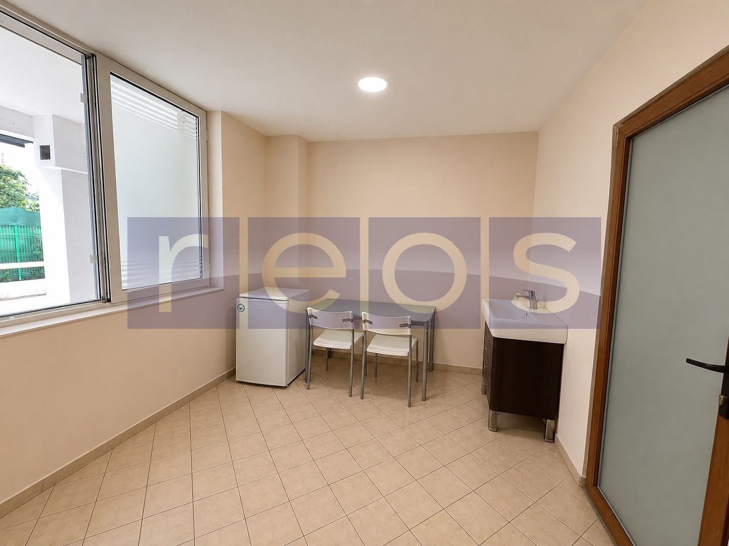 VANZARE SPATIU COMERCIAL | LOC DE PARCARE | ZONA DECEBAL - Poză 3