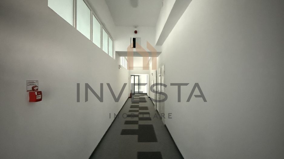 Ultimul etaj, vedere panoramică – Spațiu de birouri - Poză 4