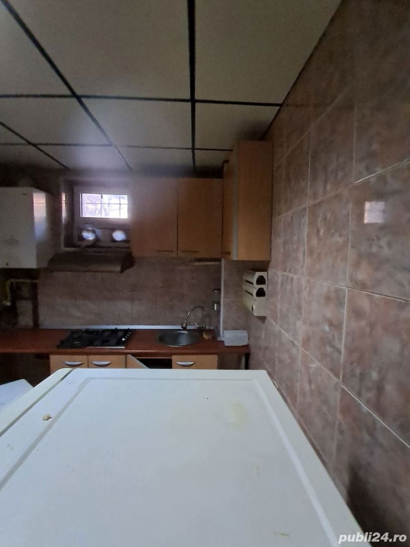 BRASADAS închiriază garsoniera 30mp la DEMISOL zona Bd.Unirii. - Poză 8