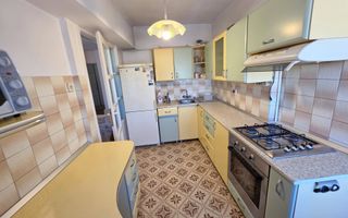 Apartament 3 camere, ultracentral, etaj intermediar - Poză 4