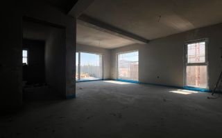 Casa moderna in Selimbar cu garaj- Terasa la parter, 2 balcone la etaj - Poză 8