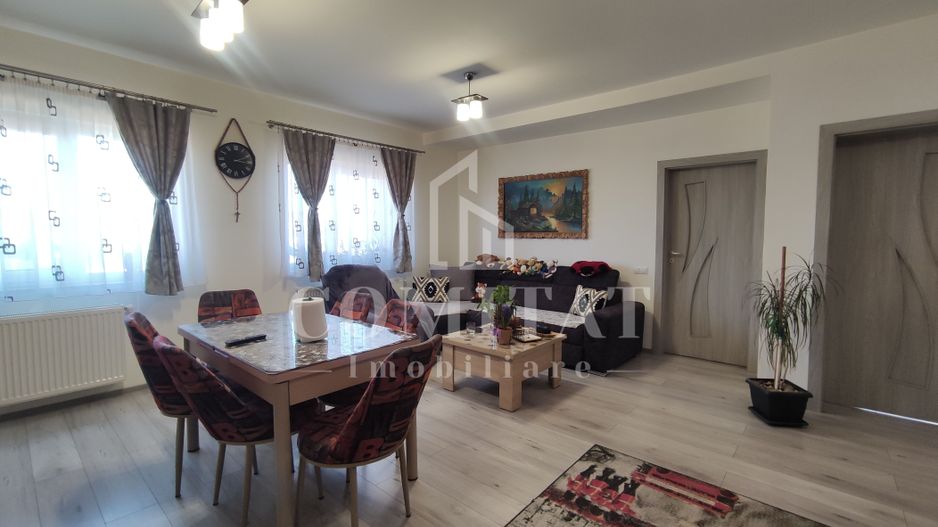 Apartament de vanzare | 3 camere | Zona Sesul de Sus - Poză 1