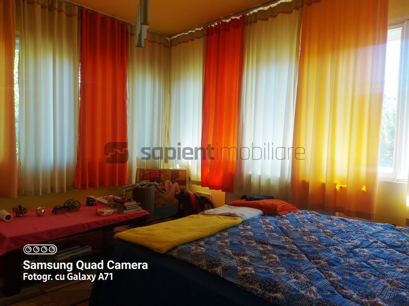 Casa cu 6 camere str.E Teodoroiu - Poză 7
