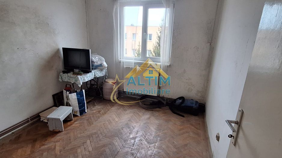 Apartament 2 camere, cartierul Florilor - NECESITĂ RENOVARE - Poză 3