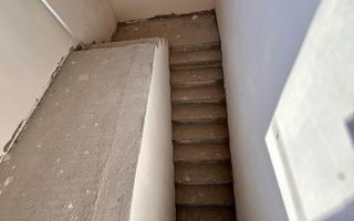 Vilă cu 4 camere de vânzare in Craiova - Poză 11