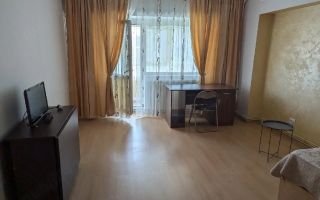 Inchiriez ap 3 cam Nicolina -CUG - Poză 1