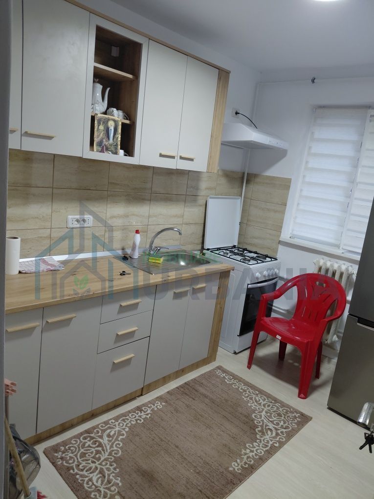 Apartament cu 2 camere, 42 mp, renovat, în Micro, strada Horia, Bloc F3B, parter, Pașcani - Poză 8