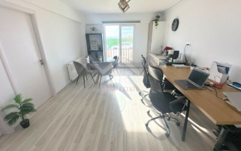 Studio Otopeni la parter, ideal business, include parcare - Poză 2