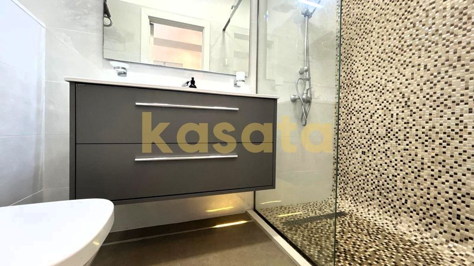 3 camere I White Tower I vedere panoramica I terasa 27 mp I et 7 - Poză 14