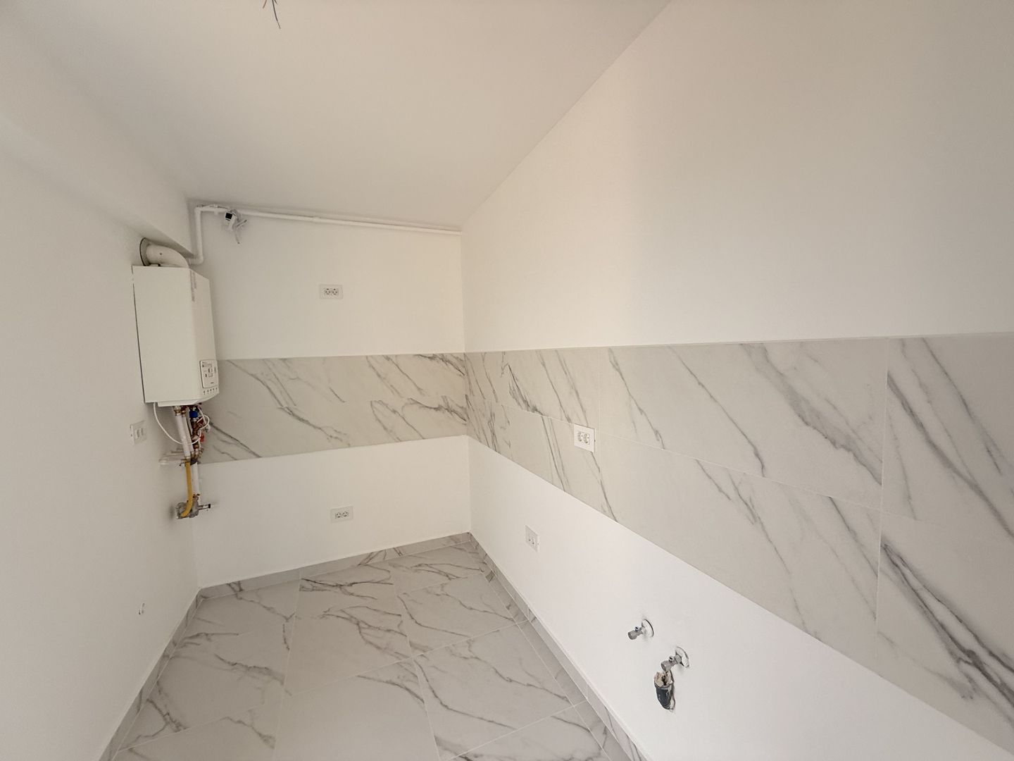 3 camere Parcul Carol 75 mp - Poză 5