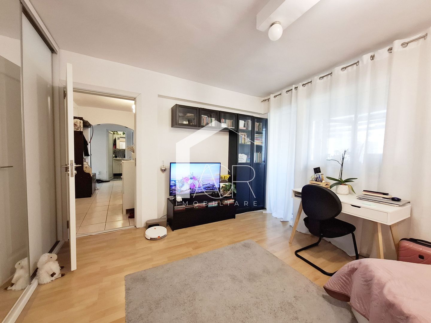 Apartament cu 3 camere, ultracentral - Poză 2