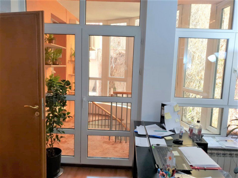 Vila - Piata Dorobanti D+P+E+M, an 2001, 290 mp, renovata - Poză 10