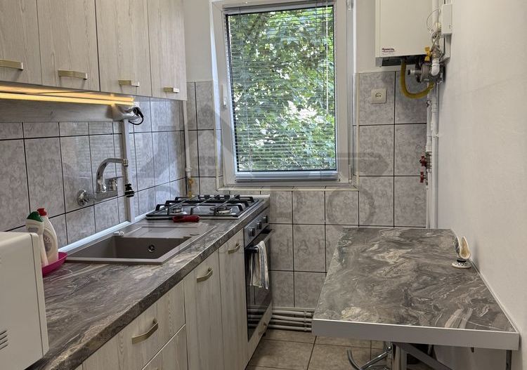 Apartament 3 camere pentru închiriat - Poză 1