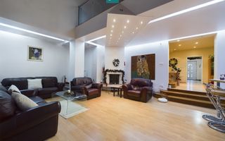 Casă situată Central în Dumbrăvița - Poză 1