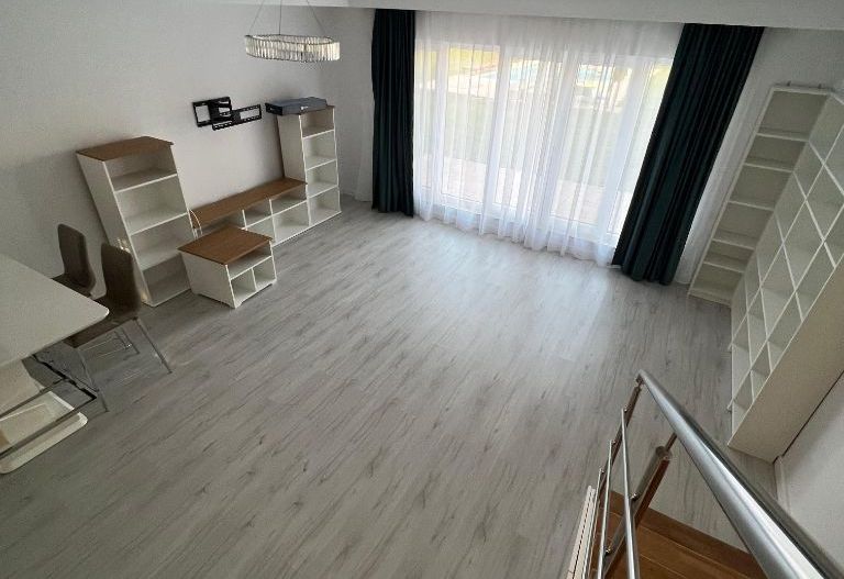 Proprietar inchiriez Cosmopolis Vila N semi-mobilat - Poză 5