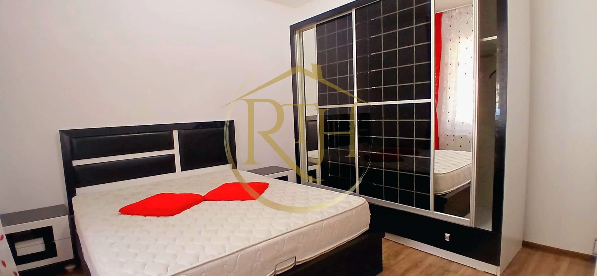 Oferim spre vanzare un Apartament la curte comuna, in zona Odobescu. - Poză 4