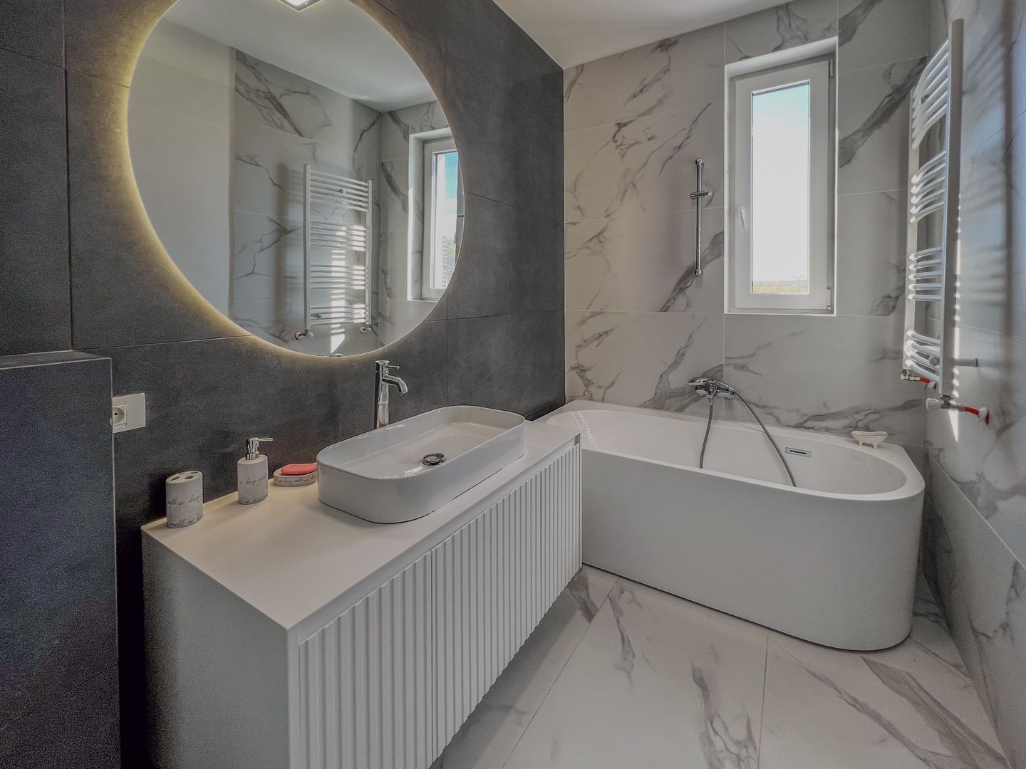 Vilă individuală elegantă, complet mobilată și utilată, lângă parcul și pădurea din Corbeanca - Poză 21