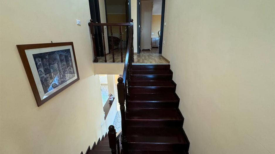 Rezidenta distincta, design arhitectural rafinat, priveliste minunata in Corunca - Poză 6